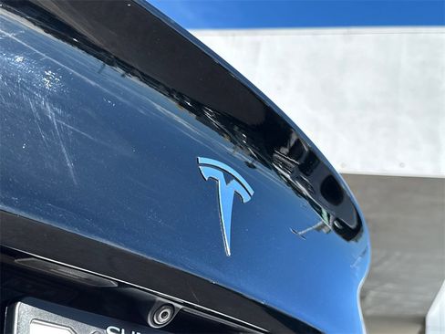 Used 2019 Tesla Model 3 Standard Range Plus image 11