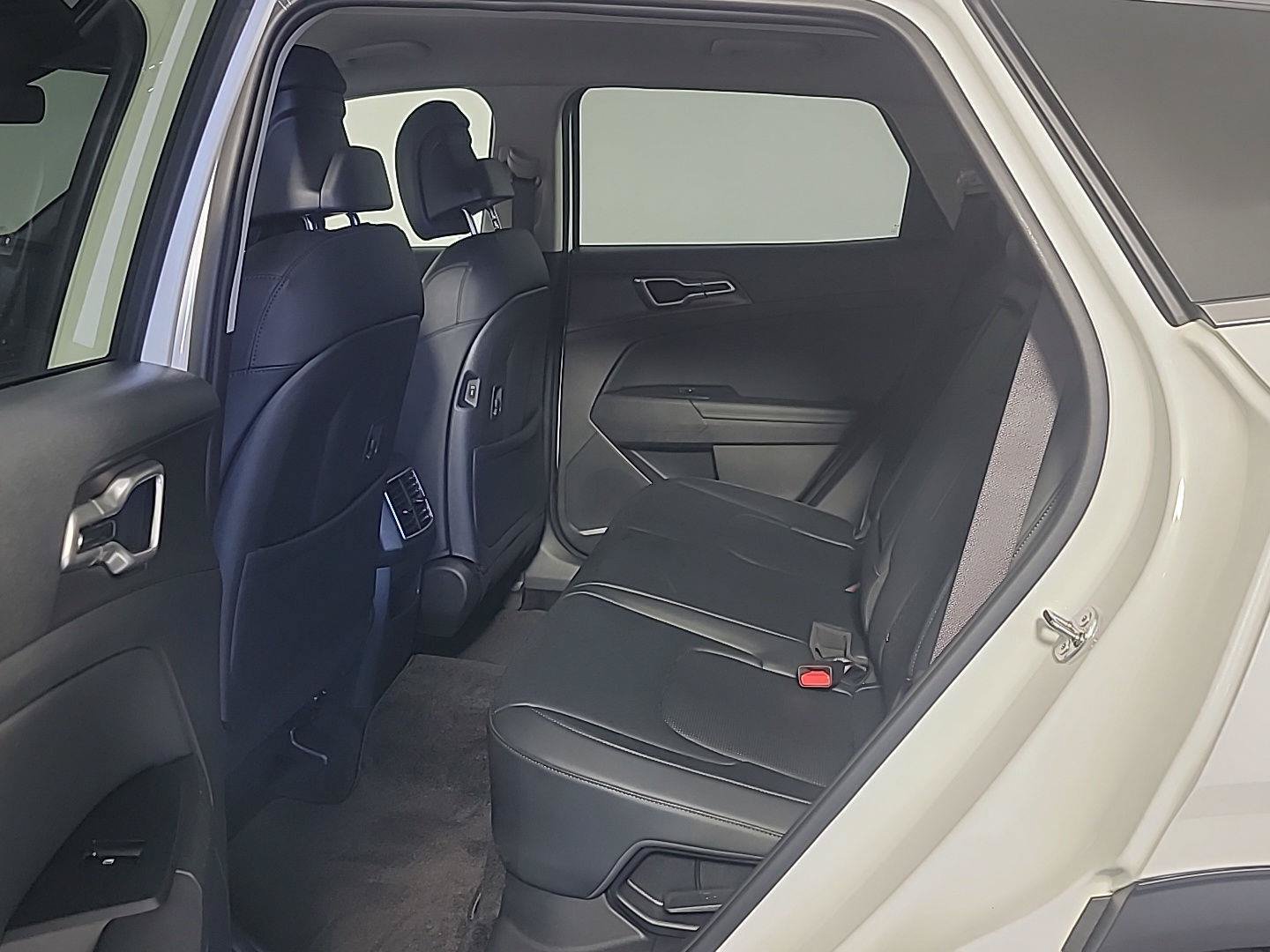 Certified 2026 Kia Sportage EX AWD/4WD image 11