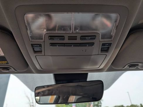 Used 2018 Toyota Highlander XLE AWD/4WD image 22