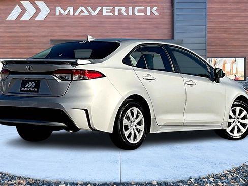 Used 2022 Toyota Corolla LE image 5