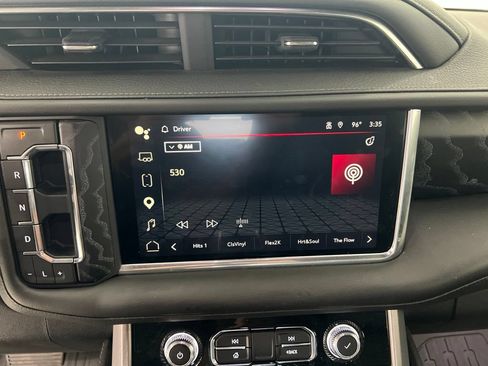 Used 2024 GMC Yukon Denali w/ Advanced Technology Package AWD/4WD image 12
