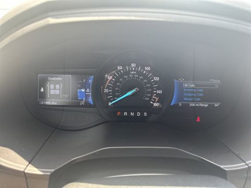 Used 2022 Ford Edge SE image 10