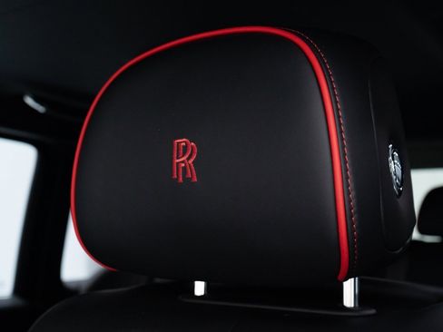 New 2026 Rolls-Royce Cullinan Black Badge image 18