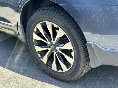 Used 2017 Subaru Outback 3.6R Limited AWD/4WD image 4