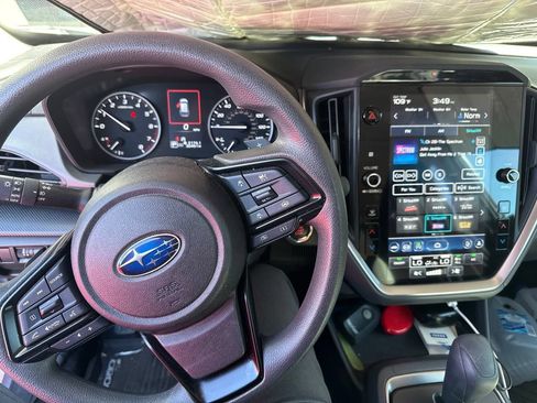 Used 2024 Subaru Crosstrek 2.0i Premium AWD/4WD image 2