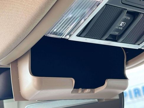 Used 2021 RAM 1500 Laramie AWD/4WD image 34