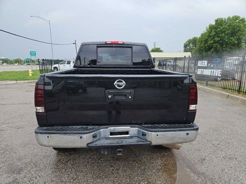 Used 2013 Nissan Titan SV w/ SV Value Truck Pkg AWD/4WD image 3