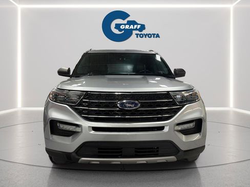 Used 2020 Ford Explorer XLT w/ Equipment Group 202A image 2