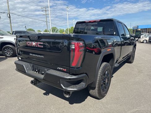 Used 2026 GMC Sierra 2500 AT4 w/ AT4 Premium Plus Package AWD/4WD image 5