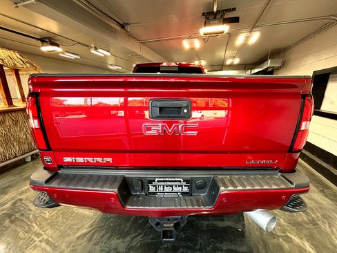 Used 2018 GMC Sierra 3500 Denali w/ Duramax Plus Package image 9