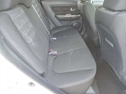 Used 2013 Kia Soul + FWD image 16