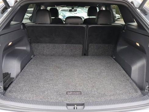 Certified 2021 Volkswagen Atlas Cross Sport SE w/ V6 Towing Package image 16