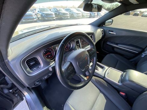 Used 2020 Dodge Charger SXT image 9