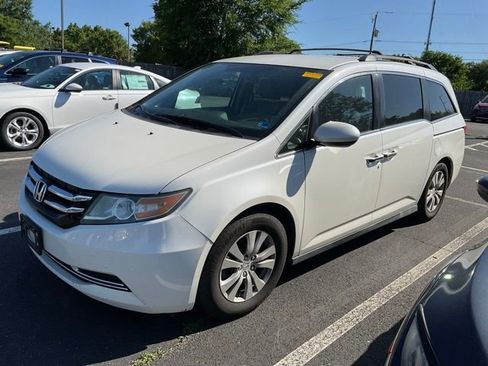 Used 2016 Honda Odyssey SE image 1