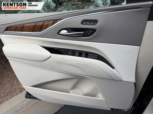 Used 2024 Cadillac Escalade Sport Platinum w/ LPO, ONYX Package image 24