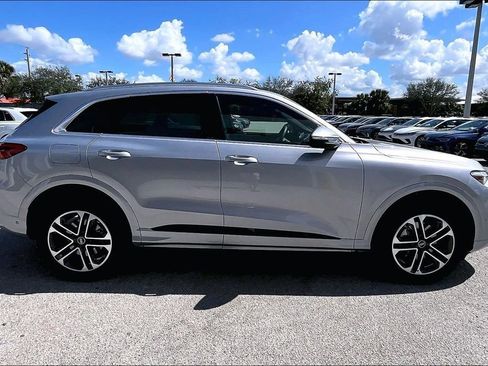 Certified 2025 Audi Q5 2.0T Premium Plus w/ Premium Plus image 4