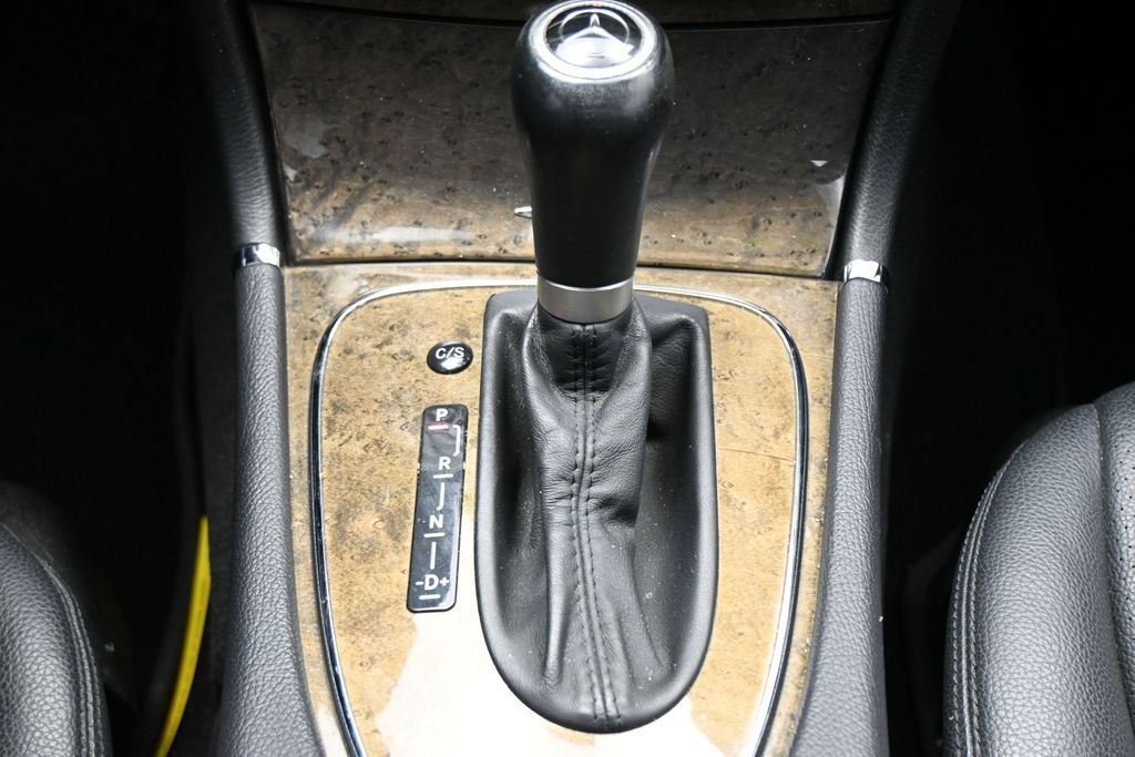 Used 2008 Mercedes-Benz E 350 4MATIC Sedan image 21