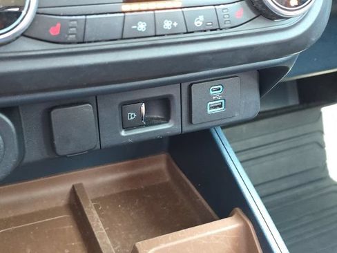 Used 2023 Ford Maverick Lariat w/ Lariat Luxury Package AWD/4WD image 33