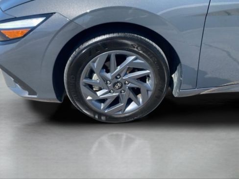 Certified 2024 Hyundai Elantra SEL image 11
