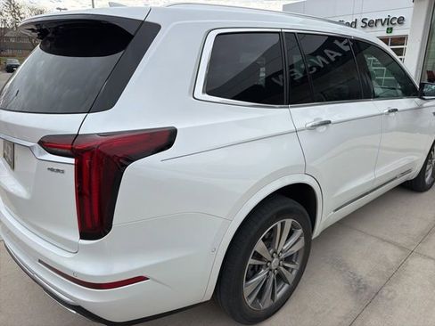 Used 2021 Cadillac XT6 Premium Luxury image 5