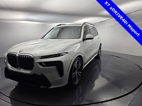 Used 2023 BMW X7 xDrive40i w/ M Sport Package image 4