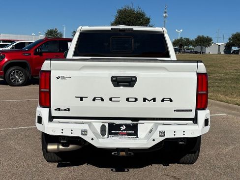 Used 2024 Toyota Tacoma TRD Sport image 6
