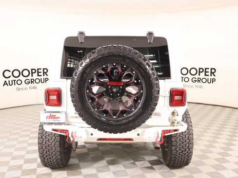 Used 2019 Jeep Wrangler Unlimited Sahara AWD/4WD image 22