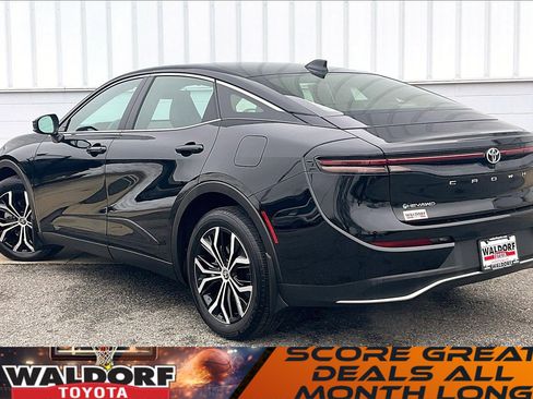 Used 2025 Toyota Crown XLE image 15