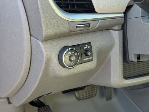 Used 2014 Chevrolet Traverse LT AWD/4WD image 18