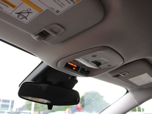 Used 2025 Chevrolet Trax LT image 25