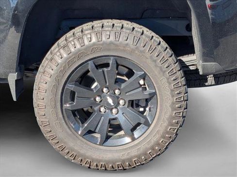 Used 2022 Chevrolet Colorado Z71 w/ Z71 Midnight Edition image 19