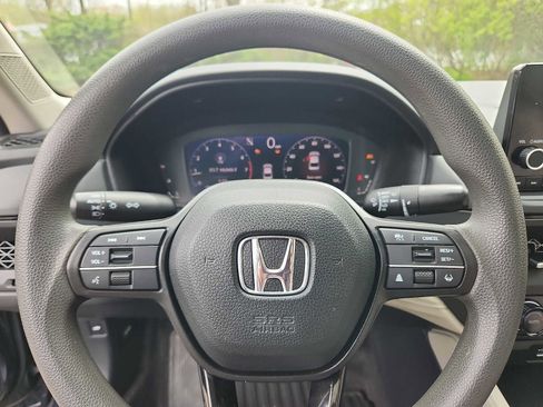 Used 2023 Honda Accord EX image 19