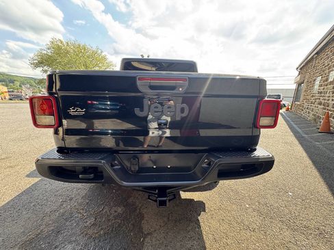 Used 2021 Jeep Gladiator Sport AWD/4WD image 7