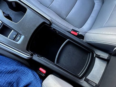 Used 2018 Honda Accord Touring image 21