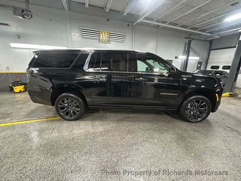 Used 2025 Chevrolet Suburban High Country AWD/4WD image 2