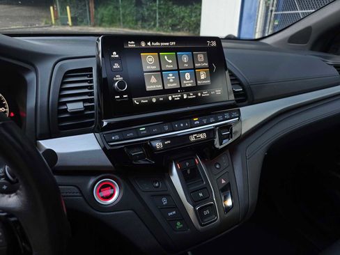 Used 2025 Honda Odyssey Sport-L image 25