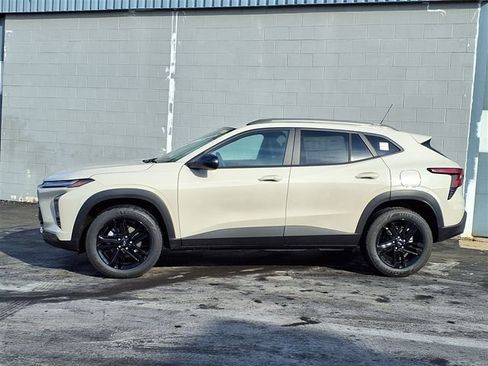 New 2026 Chevrolet Trax ACTIV image 2