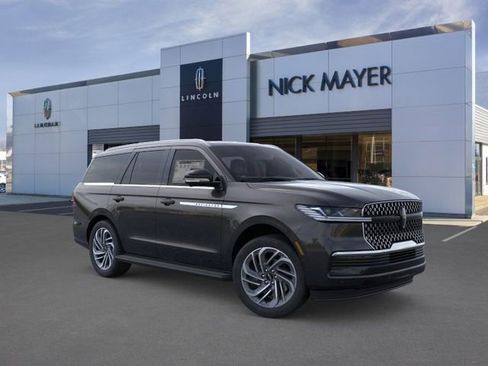 New 2026 Lincoln Navigator Premiere AWD/4WD image 8