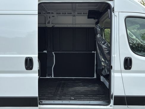 Used 2025 RAM ProMaster 2500 w/ Safety Group image 23