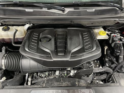 Used 2024 Jeep Wagoneer Series III w/ Premium Group I image 18