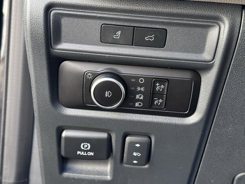 Used 2023 Ford Expedition Limited image 20