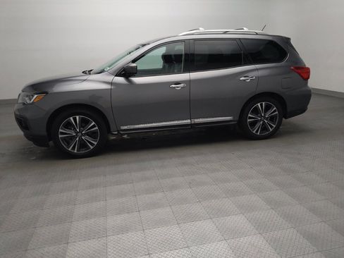 Used 2017 Nissan Pathfinder Platinum w/ Family Entertainment Package FWD image 2