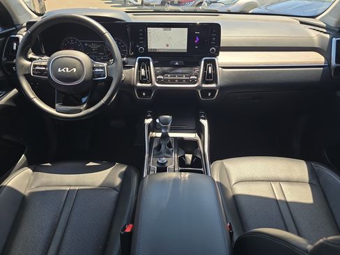 Certified 2023 Kia Sorento EX w/ Panoramic Sunroof Package FWD image 13