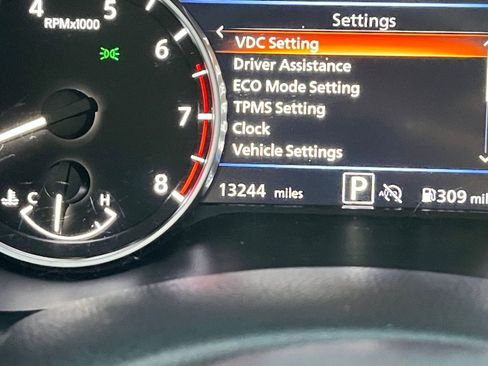 Used 2025 Nissan Sentra SV image 38