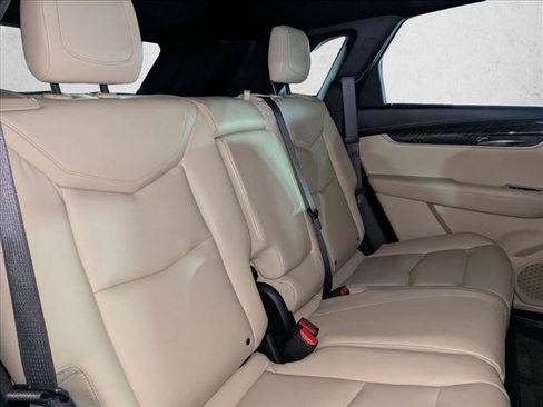 Used 2017 Cadillac XT5 FWD image 19