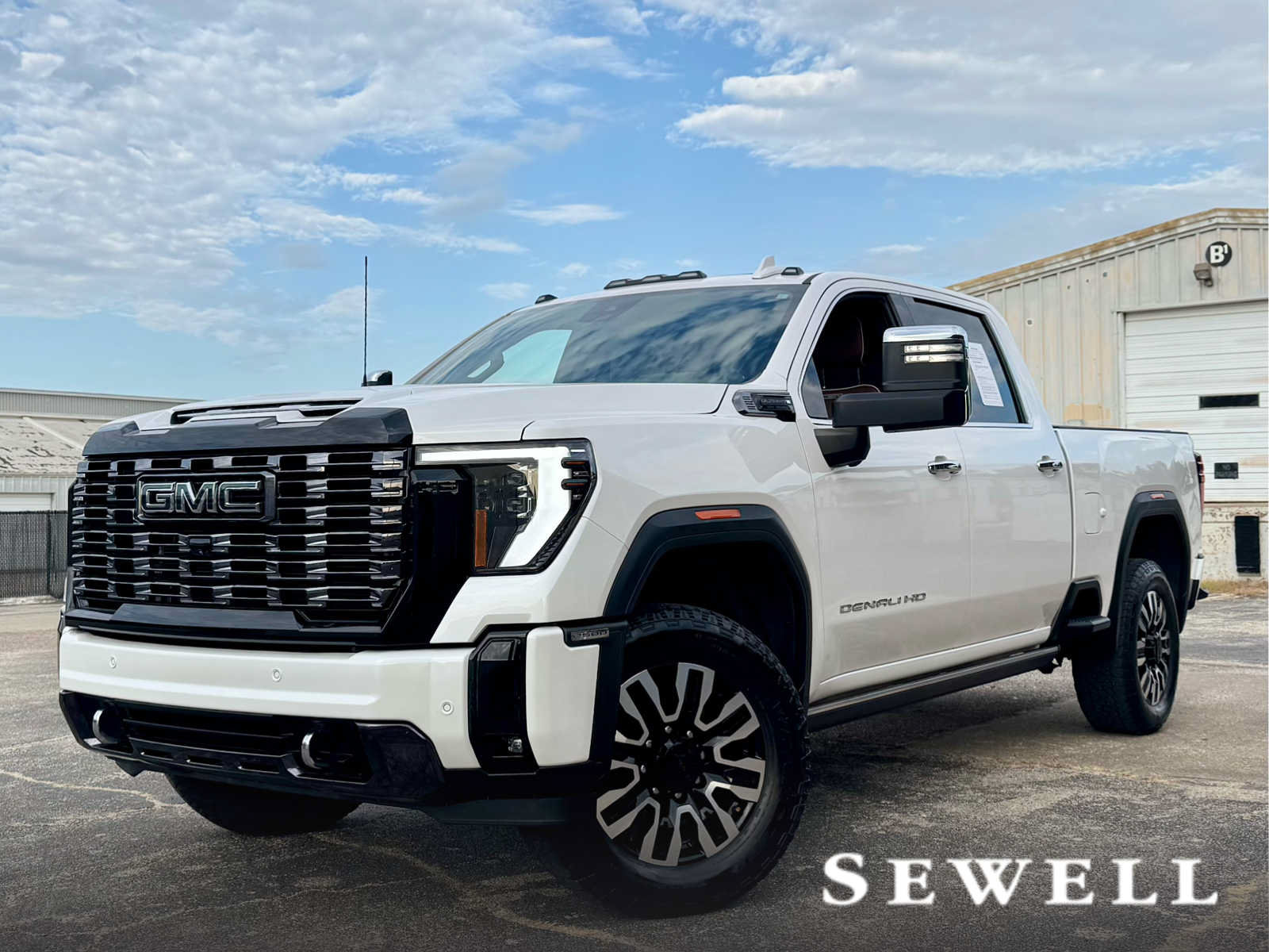 Certified 2025 GMC Sierra 2500 Denali Ultimate w/ Max Trailering Package AWD/4WD image 1
