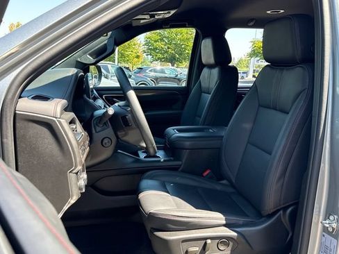Used 2023 Chevrolet Suburban RST w/ Sport Performance Package AWD/4WD image 17