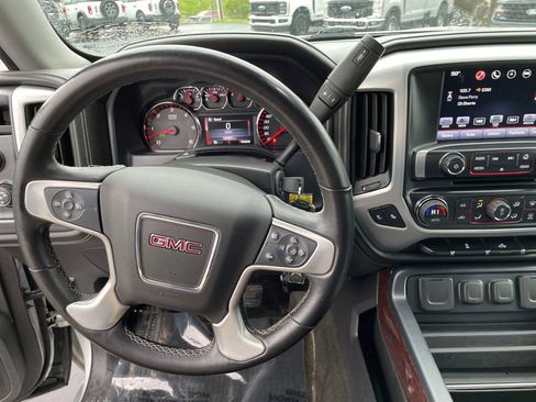 Used 2016 GMC Sierra 1500 SLE w/ SLE Value Package AWD/4WD image 17