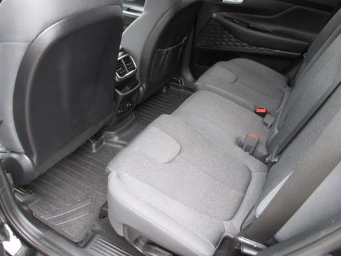 Used 2019 Hyundai Santa Fe SE image 10