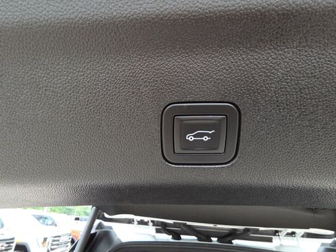 Used 2025 Chevrolet Tahoe LT AWD/4WD image 34